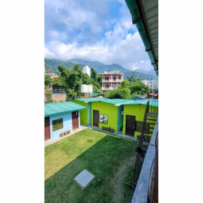 LandLopers Hostel
